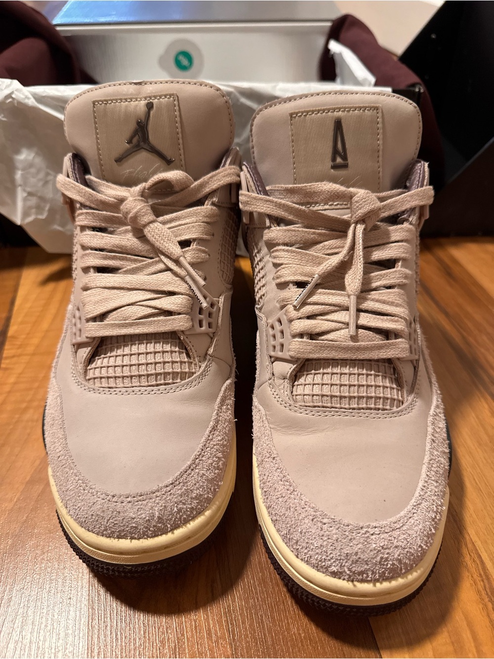 AIR JORDAN 4 RETRO OG SP A Ma Maniere
Limited Release